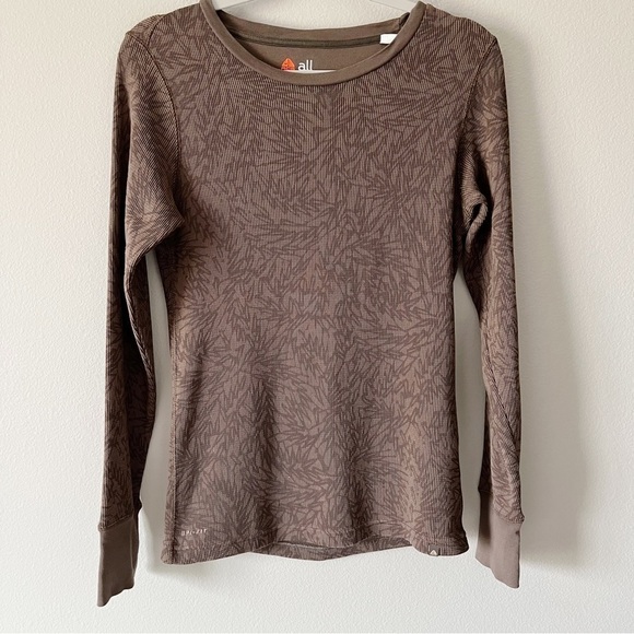 TWO Nike Women’s All Conditions Gear Thermal Printed Long Sleeve Tops Medium - Picture 2 of 15